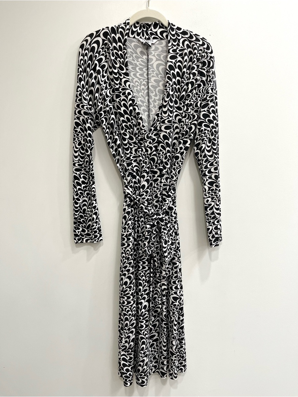 L.K. Bennett black white geometric print midi dress long sleeve surplice neck 14